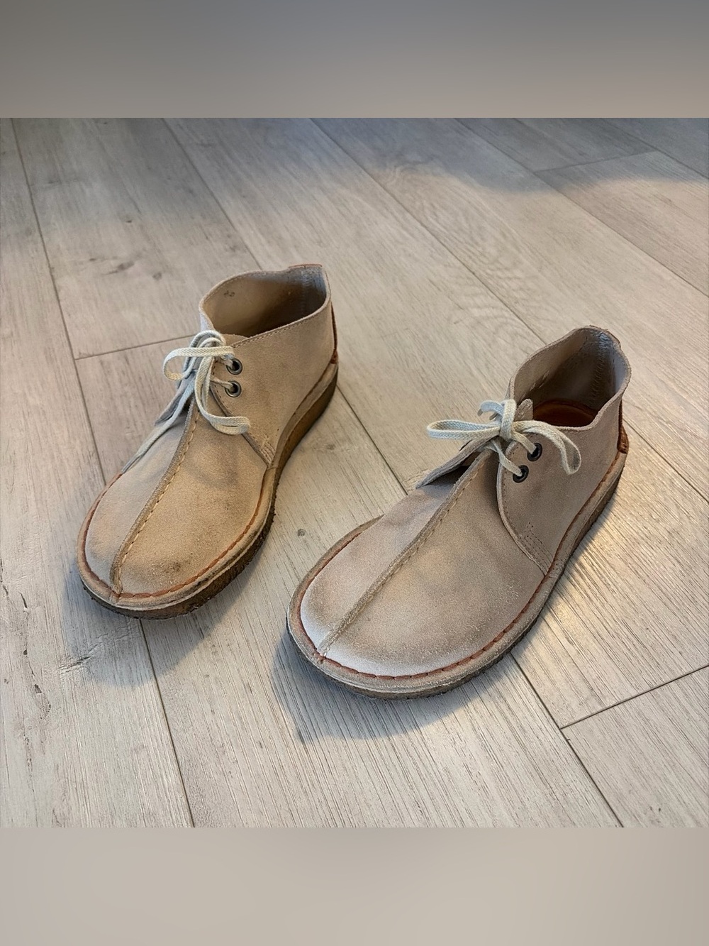 Clarks Originals Desert Trek in light taupe suede